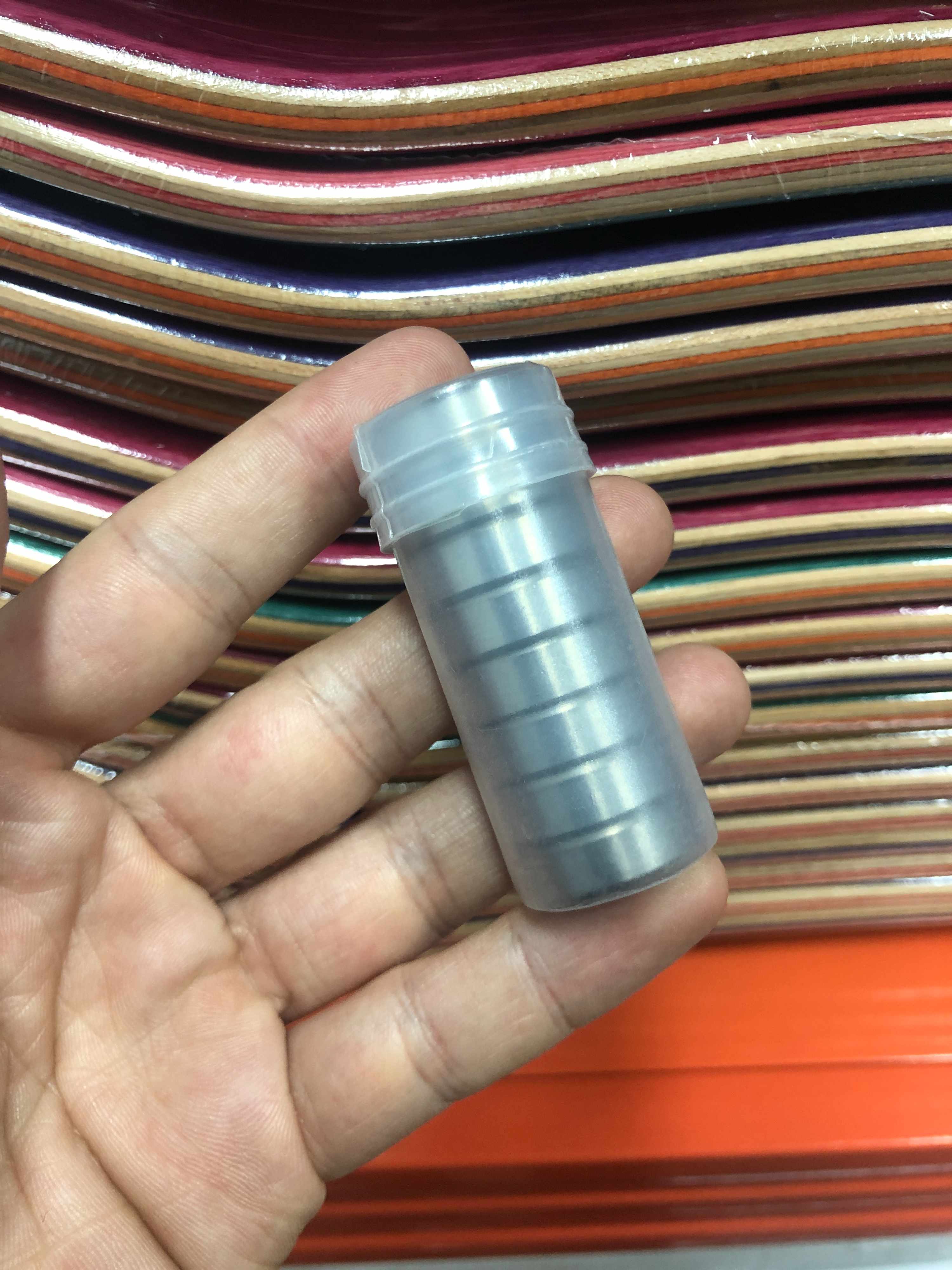 factory skateboard bearings in plastic tube packaging