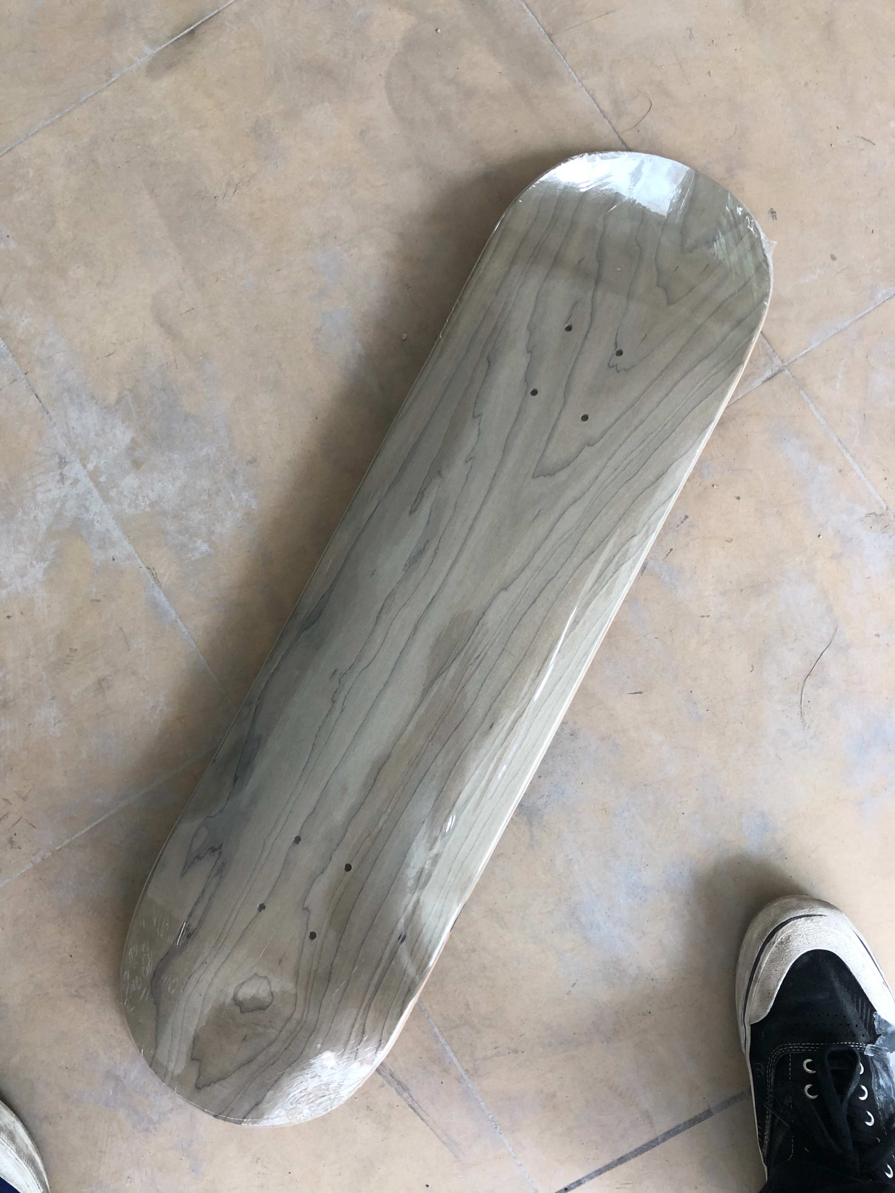 grey skateboard face veneer sample look