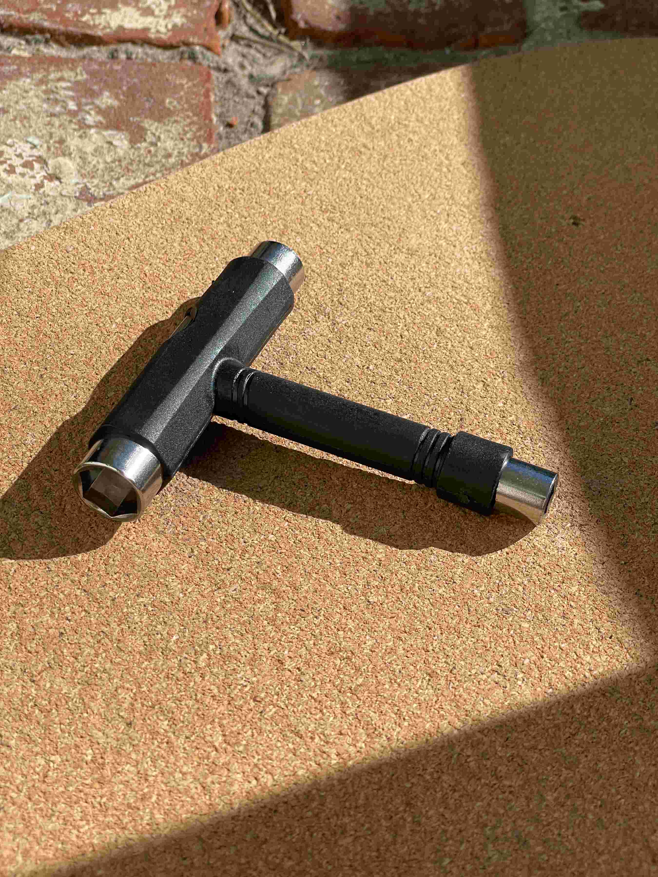 skateboard t tool with direct sunlight