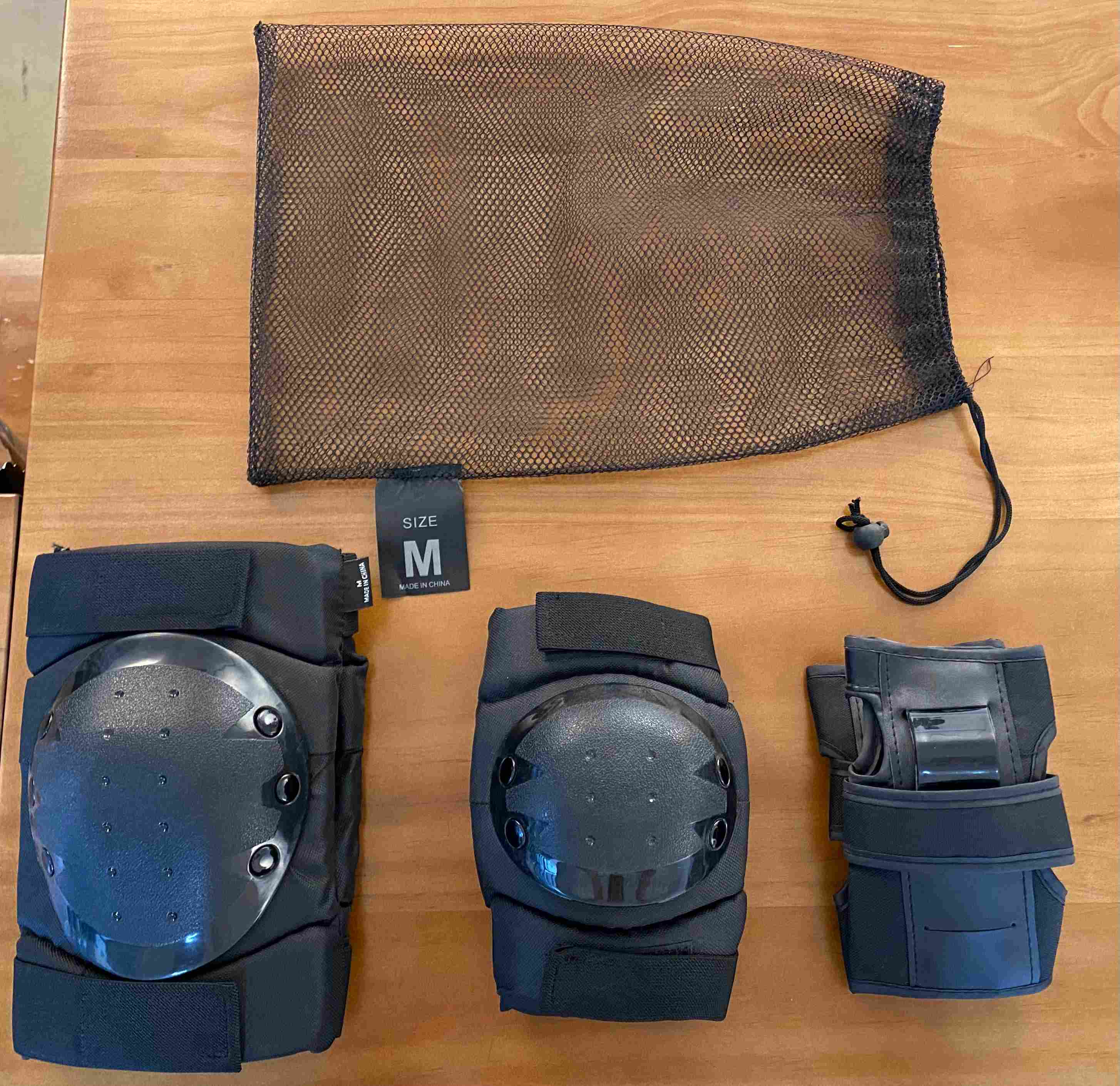 protective skateboard gear kneepads elbowpads and wristguards